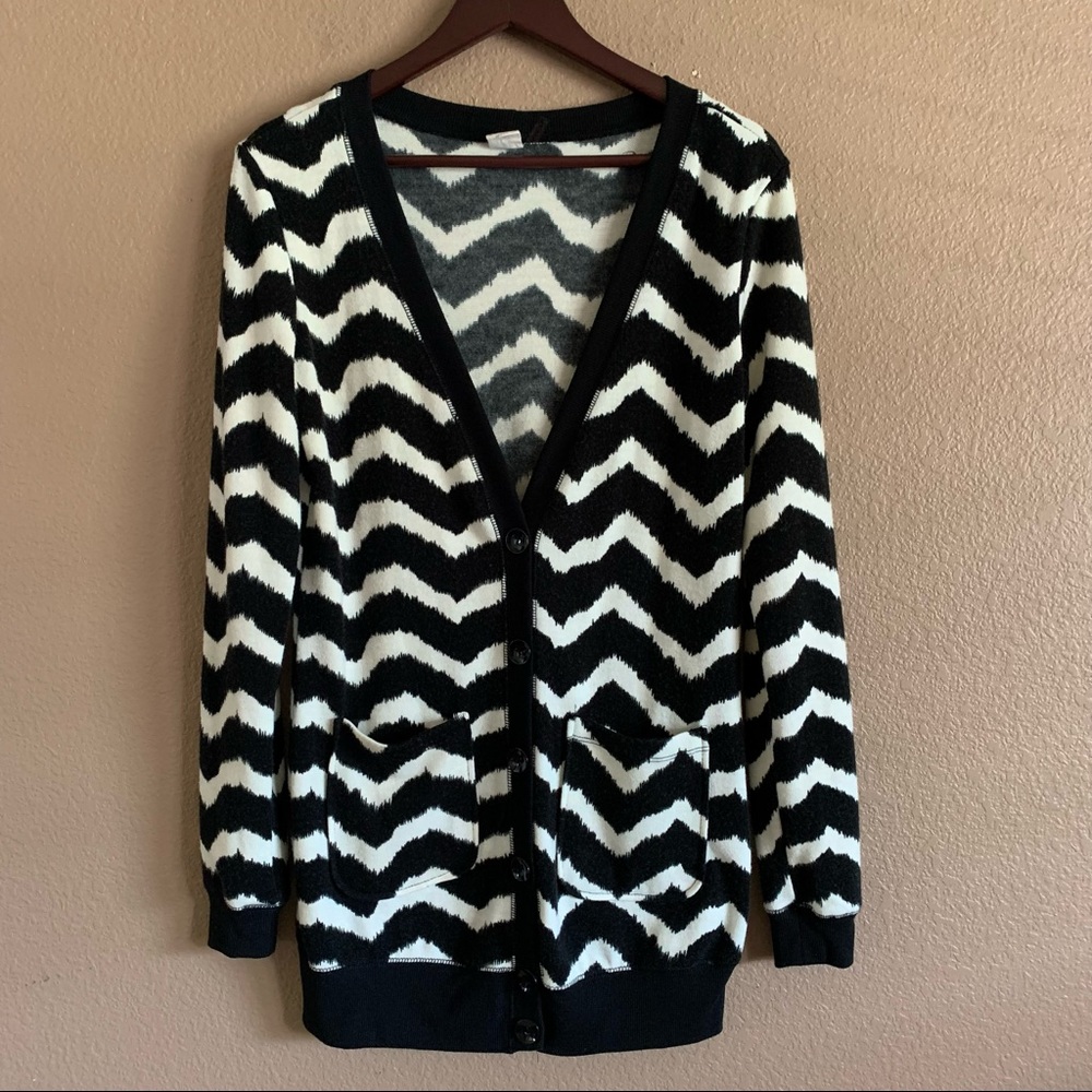 Love Tree Long Cardigan Chevron Print Size Medium
